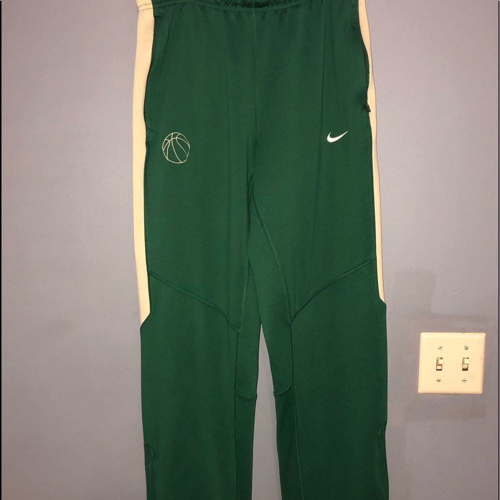 Vintage green Nike mens Med/long basketball pants